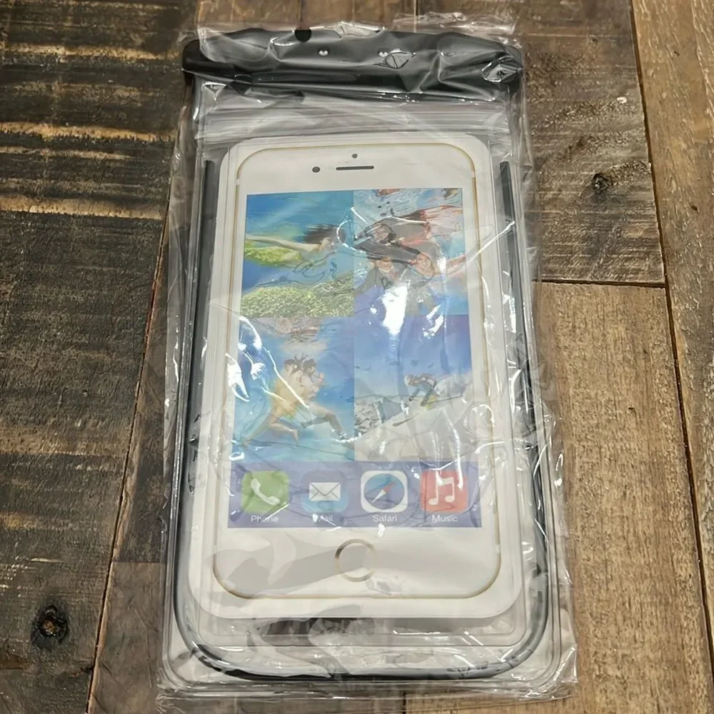 NEW IN BOX WATERPROOF CELL PHONE CASE IN BLACK